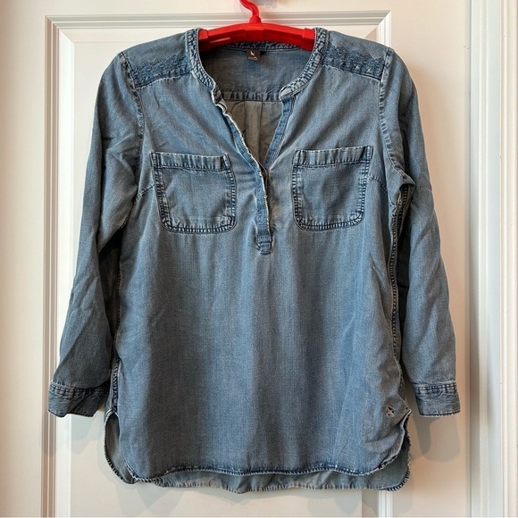 Eddie Bauer chambray long sleeve popover Lyocell top Sz Petite L FLAW - Picture 1 of 14